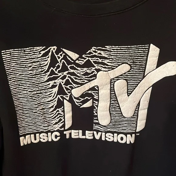 M-TV Music Television Sweatshirt Puff Paint Black White Bust 48” Vintage - Picture 2 of 4